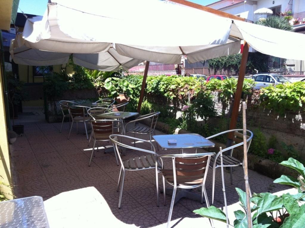 Albergo Delle Rose 포츠올리 외부 사진