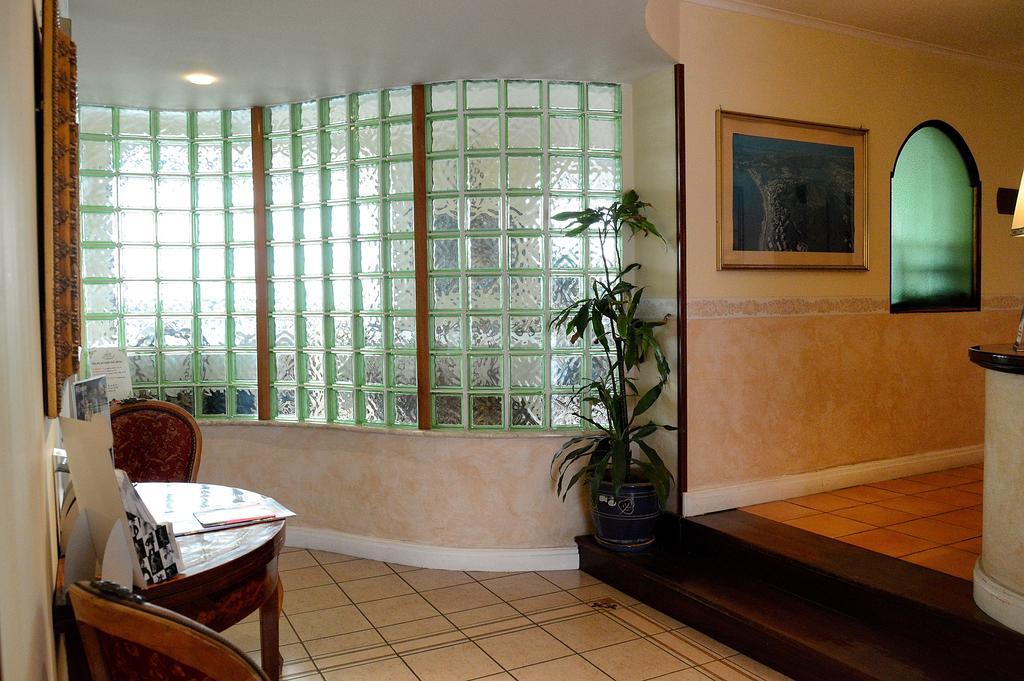 Albergo Delle Rose 포츠올리 외부 사진